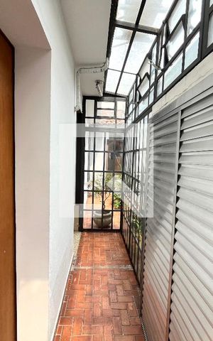 Casa à venda com 234m², 4 quartos e 2 vagasCorredor