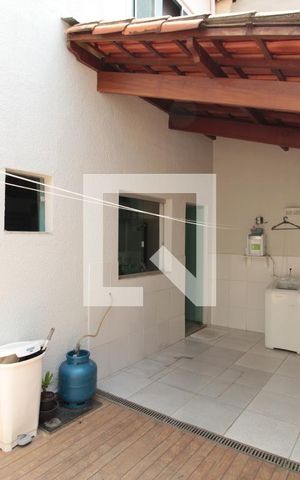 Casa à venda com 200m², 3 quartos e 2 vagasArea de Serviço