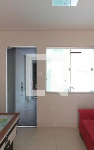 Casa à venda com 200m², 3 quartos e 2 vagasSala