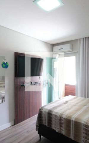 Casa à venda com 200m², 3 quartos e 2 vagasSuíte