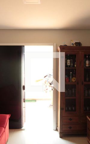 Casa à venda com 200m², 3 quartos e 2 vagasSala