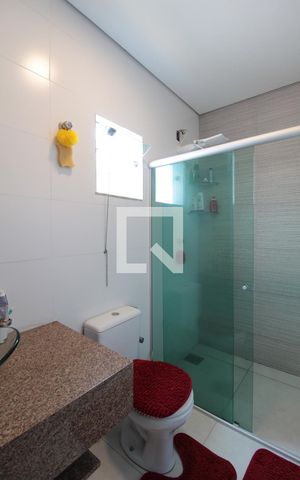 Casa à venda com 200m², 3 quartos e 2 vagasSuíte