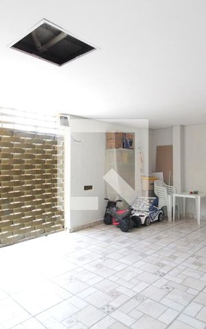 Casa à venda com 200m², 3 quartos e 2 vagasGaragem