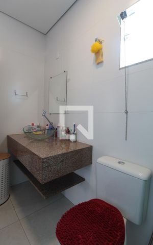 Casa à venda com 200m², 3 quartos e 2 vagasSuíte