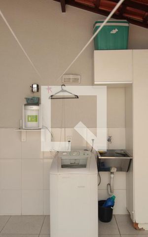 Casa à venda com 200m², 3 quartos e 2 vagasArea de Serviço