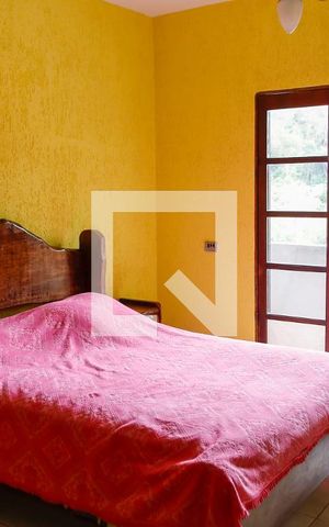 Casa à venda com 125m², 4 quartos e 2 vagas Casa à venda com 125m², 4 quartos e 2 vagasQuarto 3 - Suíte
