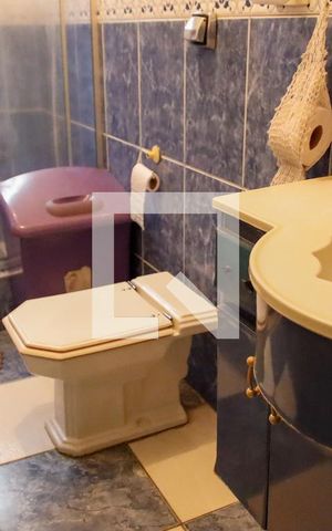 Casa à venda com 125m², 4 quartos e 2 vagas Casa à venda com 125m², 4 quartos e 2 vagasBanheiro