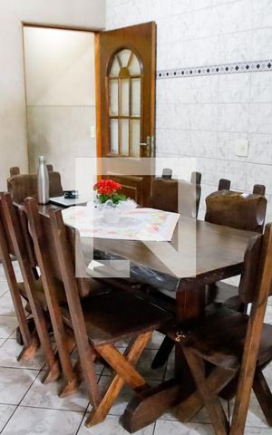 Casa à venda com 125m², 4 quartos e 2 vagas Casa à venda com 125m², 4 quartos e 2 vagasCozinha