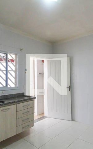Casa à venda com 90m², 2 quartos e 1 vaga Casa à venda com 90m², 2 quartos e 1 vagaCozinha