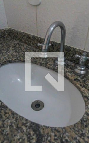 Casa à venda com 90m², 2 quartos e 1 vaga Casa à venda com 90m², 2 quartos e 1 vagaBanheiro