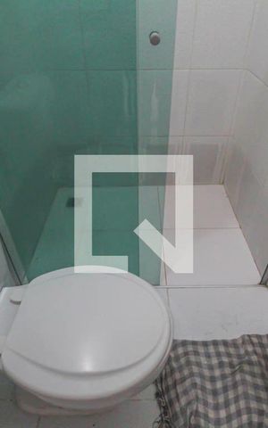 Casa à venda com 90m², 2 quartos e 1 vaga Casa à venda com 90m², 2 quartos e 1 vagaBanheiro