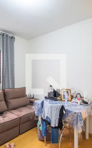 Casa à venda com 250m², 4 quartos e 2 vagas Casa à venda com 250m², 4 quartos e 2 vagasSala (Casa 2)