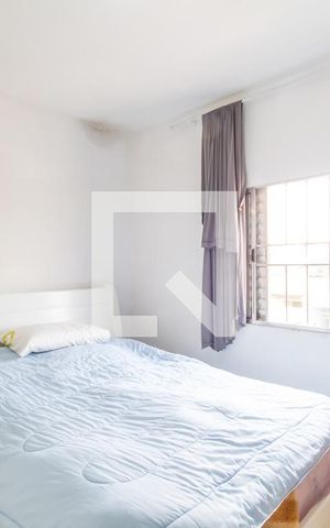 Casa à venda com 250m², 4 quartos e 2 vagas Casa à venda com 250m², 4 quartos e 2 vagasQuarto (Casa 2)