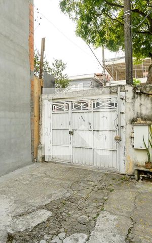 Casa à venda com 137m², 2 quartos e 3 vagas Casa à venda com 137m², 2 quartos e 3 vagasGaragem