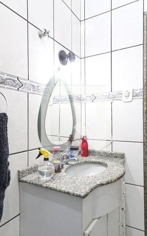 Casa à venda com 120m², 2 quartos e 1 vaga Casa à venda com 120m², 2 quartos e 1 vagaBanheiro