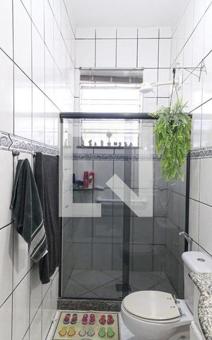 Casa à venda com 120m², 2 quartos e 1 vaga Casa à venda com 120m², 2 quartos e 1 vagaBanheiro