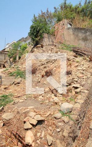Casa à venda com 480m², 2 quartos e sem vagaFundos