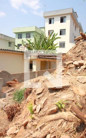 Casa à venda com 480m², 2 quartos e sem vagaFundos