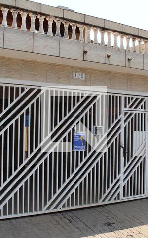 Casa à venda com 280m², 2 quartos e 2 vagasFachada