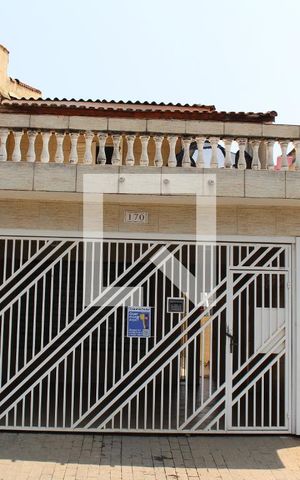 Casa à venda com 280m², 2 quartos e 2 vagasFachada