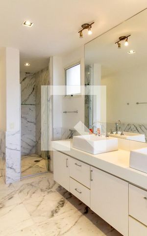 Apartamento à venda com 290m², 4 quartos e 4 vagasBanheiro da Suíte 1