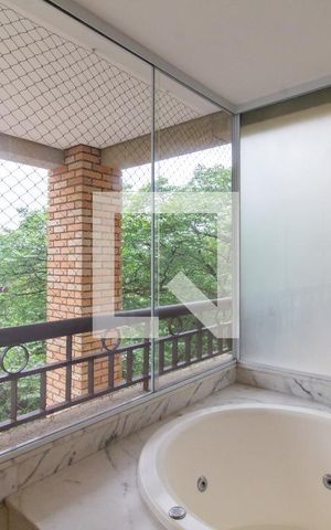Apartamento à venda com 290m², 4 quartos e 4 vagasBanheiro da Suíte 1