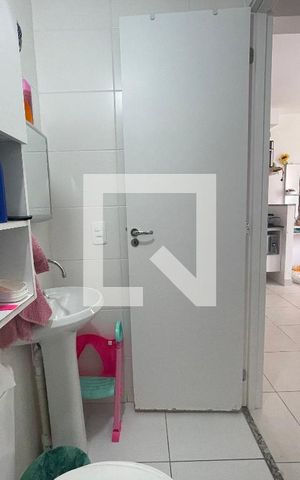 Apartamento à venda com 31m², 2 quartos e sem vaga Apartamento à venda com 31m², 2 quartos e sem vagaBanheiro Social
