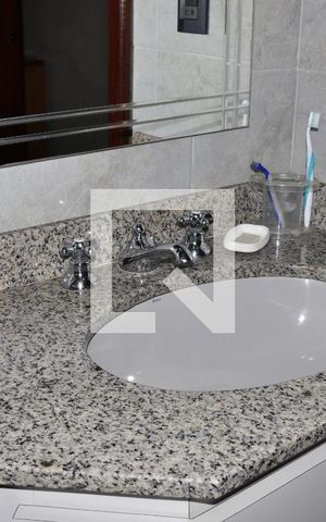 Casa à venda com 570m², 5 quartos e 6 vagas Casa à venda com 570m², 5 quartos e 6 vagasDetalhe - Suíte