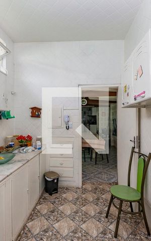 Casa à venda com 297m², 5 quartos e 1 vaga Casa à venda com 297m², 5 quartos e 1 vagaCozinha