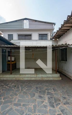 Casa à venda com 297m², 5 quartos e 1 vaga Casa à venda com 297m², 5 quartos e 1 vagaQuintal