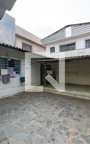 Casa à venda com 297m², 5 quartos e 1 vaga Casa à venda com 297m², 5 quartos e 1 vagaQuintal