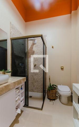 Casa à venda com 214m², 3 quartos e 1 vaga Casa à venda com 214m², 3 quartos e 1 vagaBanheiro Social