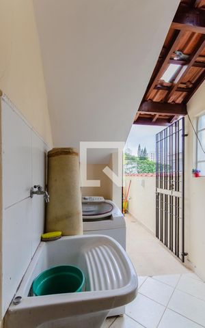Casa à venda com 214m², 3 quartos e 1 vaga Casa à venda com 214m², 3 quartos e 1 vagaÁrea de Serviço