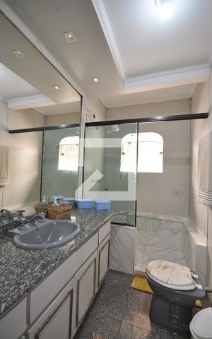 Casa à venda com 454m², 4 quartos e 2 vagasBanheiro Social