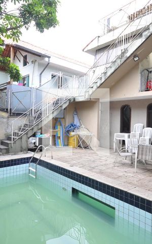 Casa à venda com 454m², 4 quartos e 2 vagasPiscina