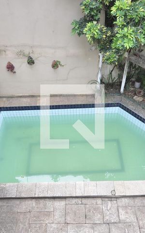 Casa à venda com 454m², 4 quartos e 2 vagasPiscina