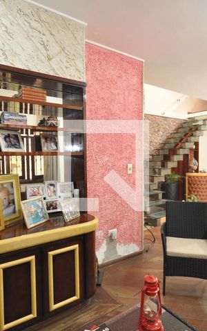 Casa à venda com 454m², 4 quartos e 2 vagasSala