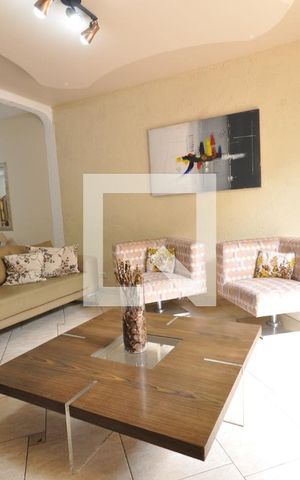 Casa à venda com 454m², 4 quartos e 2 vagasSala de Estar