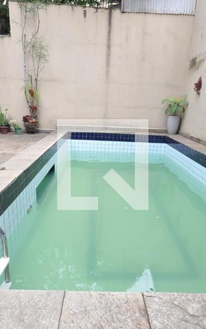Casa à venda com 454m², 4 quartos e 2 vagasPiscina
