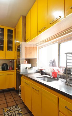 Casa à venda com 454m², 4 quartos e 2 vagasCozinha