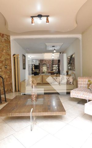 Casa à venda com 454m², 4 quartos e 2 vagasSala de Estar