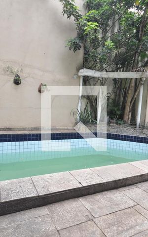 Casa à venda com 454m², 4 quartos e 2 vagasPiscina