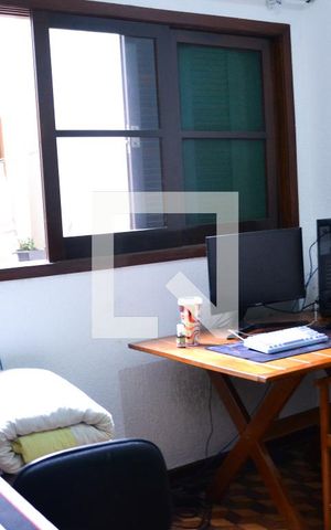 Casa à venda com 250m², 4 quartos e 3 vagas Casa à venda com 250m², 4 quartos e 3 vagasQuarto 1
