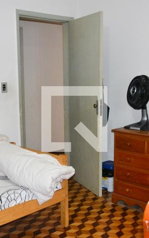 Casa à venda com 250m², 4 quartos e 3 vagas Casa à venda com 250m², 4 quartos e 3 vagasQuarto 4