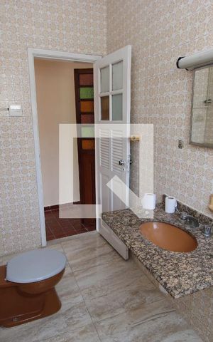 Casa à venda com 130m², 4 quartos e sem vagaBanheiro