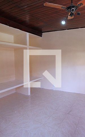 Casa à venda com 130m², 4 quartos e sem vagaSuíte