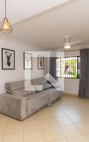Casa de condomínio à venda com 194m², 3 quartos e 4 vagas Casa de condomínio à venda com 194m², 3 quartos e 4 vagasSala