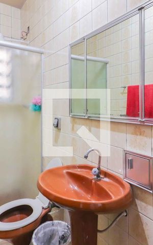 Casa à venda com 246m², 3 quartos e 5 vagas Casa à venda com 246m², 3 quartos e 5 vagasBanheiro