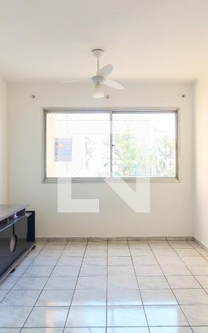 Apartamento à venda com 55m², 2 quartos e 1 vaga Apartamento à venda com 55m², 2 quartos e 1 vagaSala