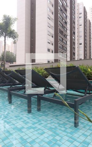 Studio à venda com 25m², 1 quarto e sem vagaÁrea comum - Piscina